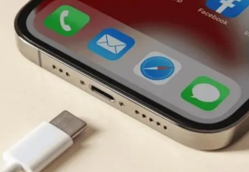 牡丹江苹果15维修分享iPhone15改USB-C接口后能和安卓用户互借充电器吗 